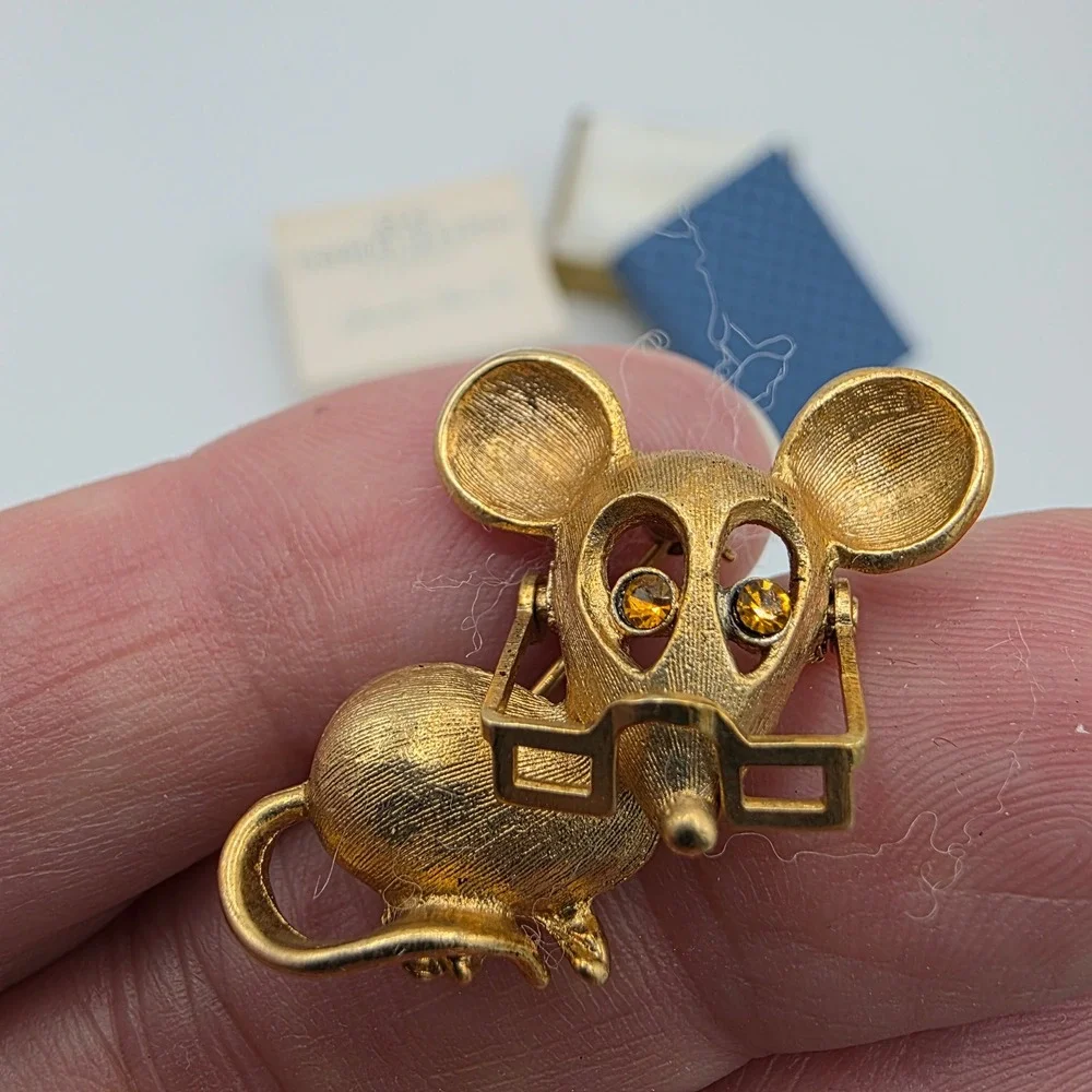 Avon Womens Spectacular Mouse Pin Glasses Amber Eyes Vintage 1973 Gold OS